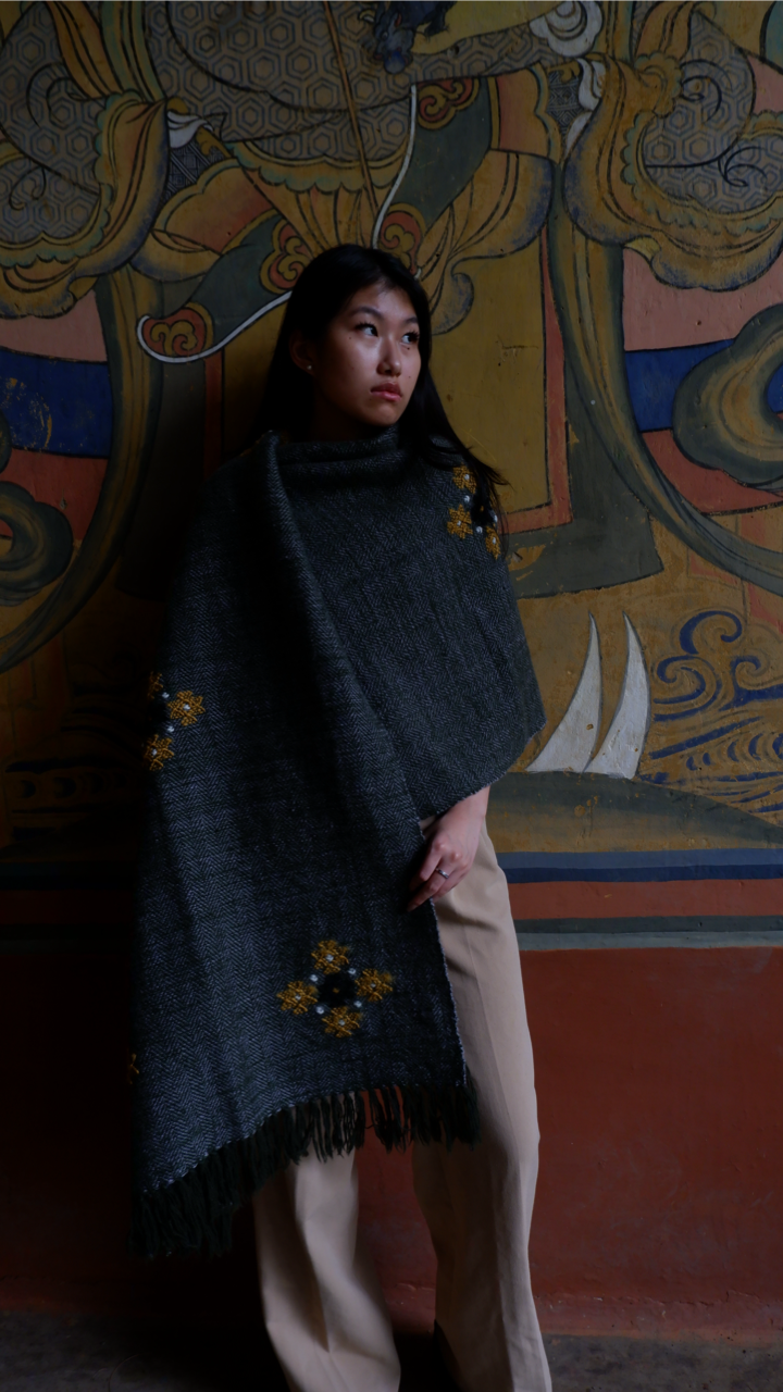 Chorten Kora shawl (100% pure wool)