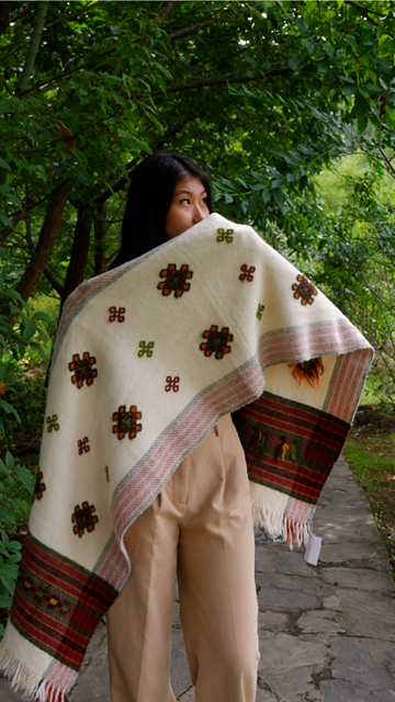 Chorten Kora shawl (100% pure wool)