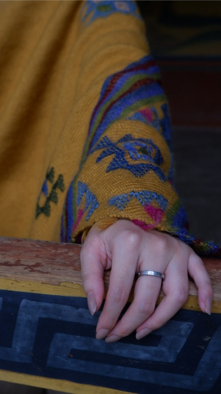 Chorten Kora shawl (100% pure wool)