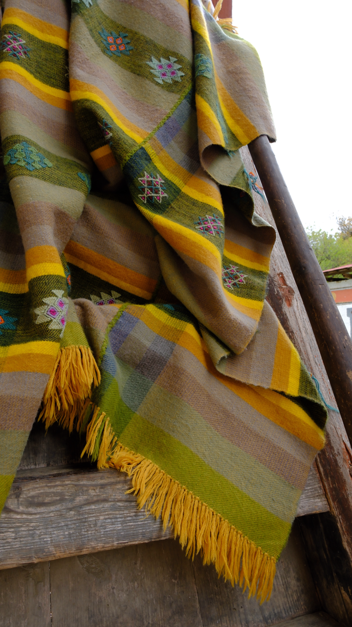 AYA Bed throw (100% pure wool)